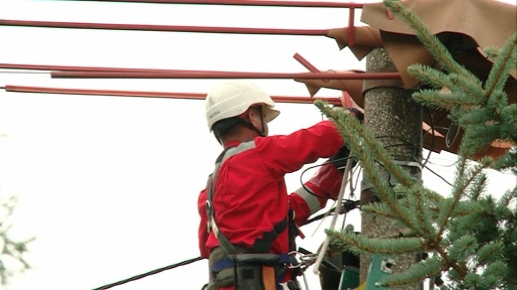 Elektrikár_stĺp_elektrické vedenie_smrť_príprava